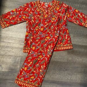 SQ Lextari “Singapore girl” airlines Sarong Kebaya designed by Pierre Balmain